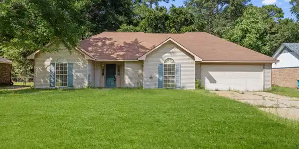 7020 Red Bud Lane