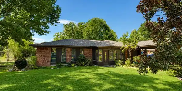 2 Lafayette Place