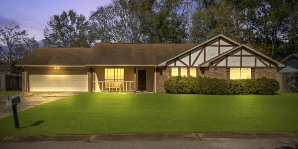 825 Bilglade Drive
