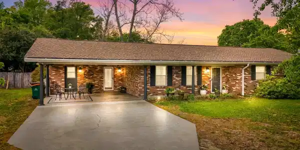 215 Lynwood Circle