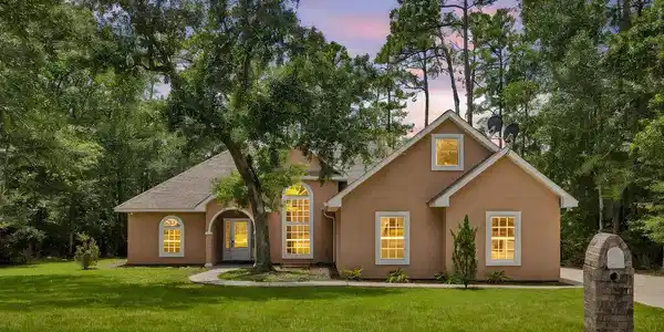 725 Akikai Drive