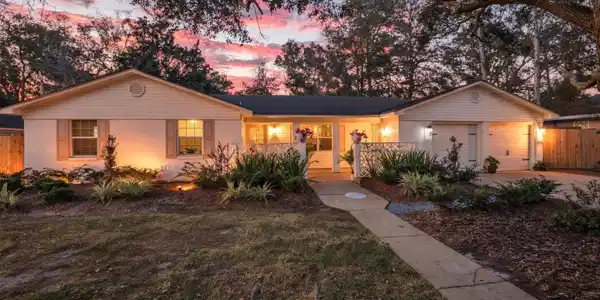 1210 Lancelot Lane