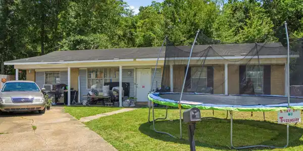 5218 Potomac