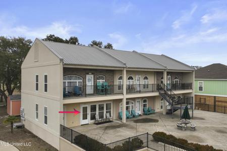 548 W Beach Boulevard