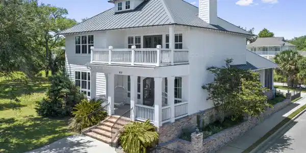 800 E Beach Boulevard