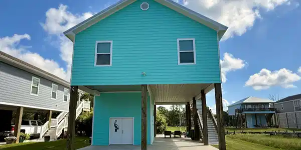 Image 2: Exterior Front