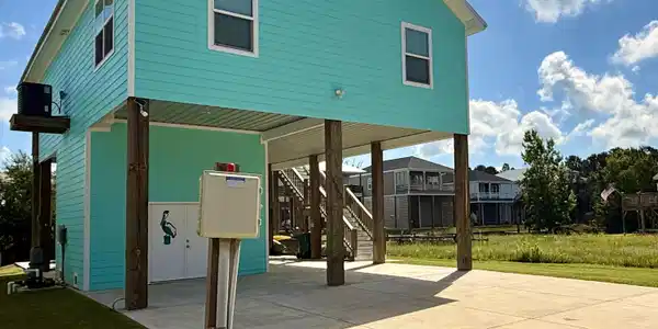 Image 3: Exterior Left