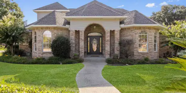421 Leblanc Cove