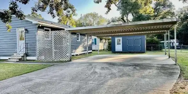 Image 2: 1159 Pass Rd 02