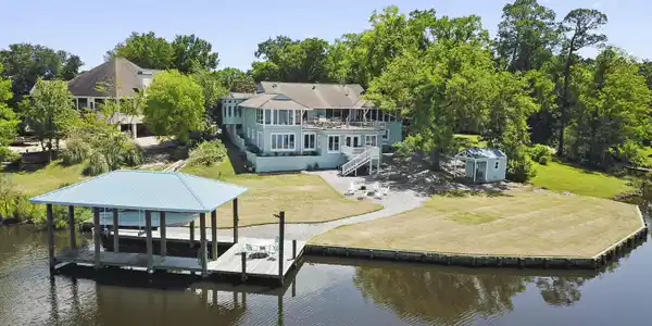 1215 Iola Road