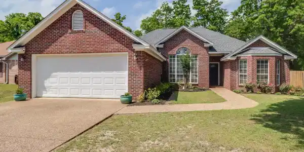 4026 Southern Oaks Drive