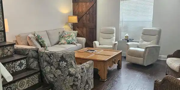 Image 3: Living Rm