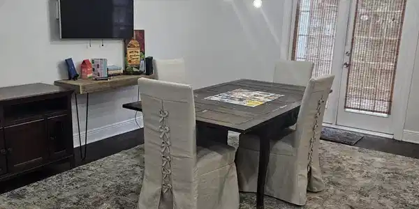 Image 4: Dining Rm
