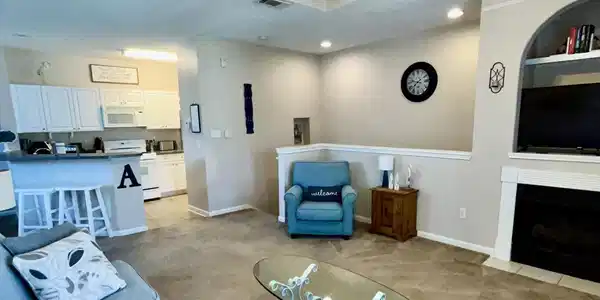 Image 4: Living