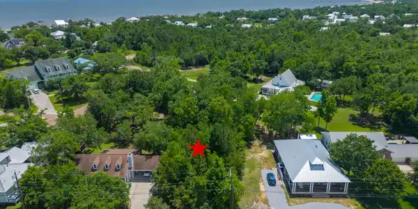 212 Bay Oaks Drive