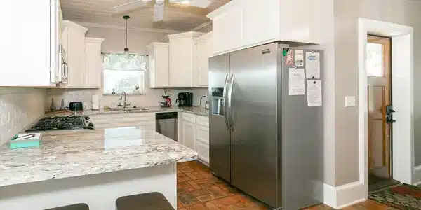 Image 2: Kitchen