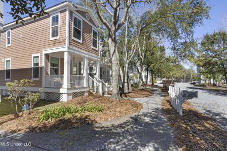 2207 Government Street