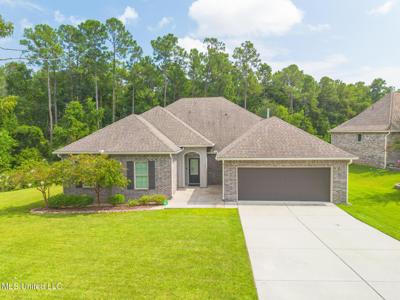 7591 Crescent Way Drive