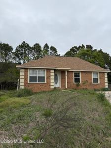 6 Laudeac Court