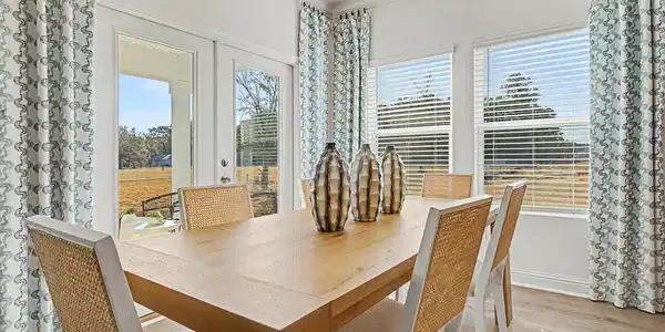 Image 4: GLF_PalmettoPointe_Northbrook_DiningArea