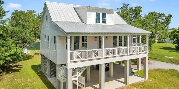 Image 2: 641NBeachBlvd-36