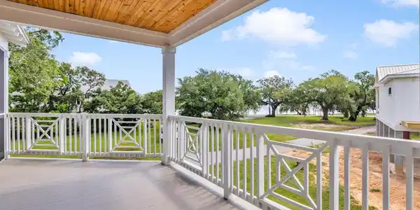 Image 3: 641NBeachBlvd-32