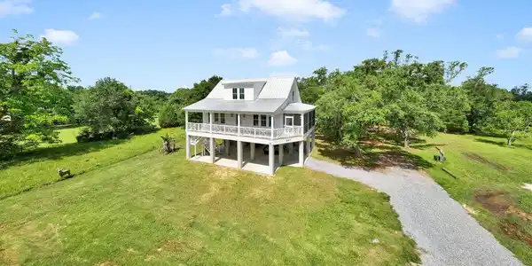 Image 4: 641NBeachBlvd-37