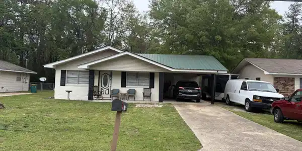 320 Lawler Avenue
