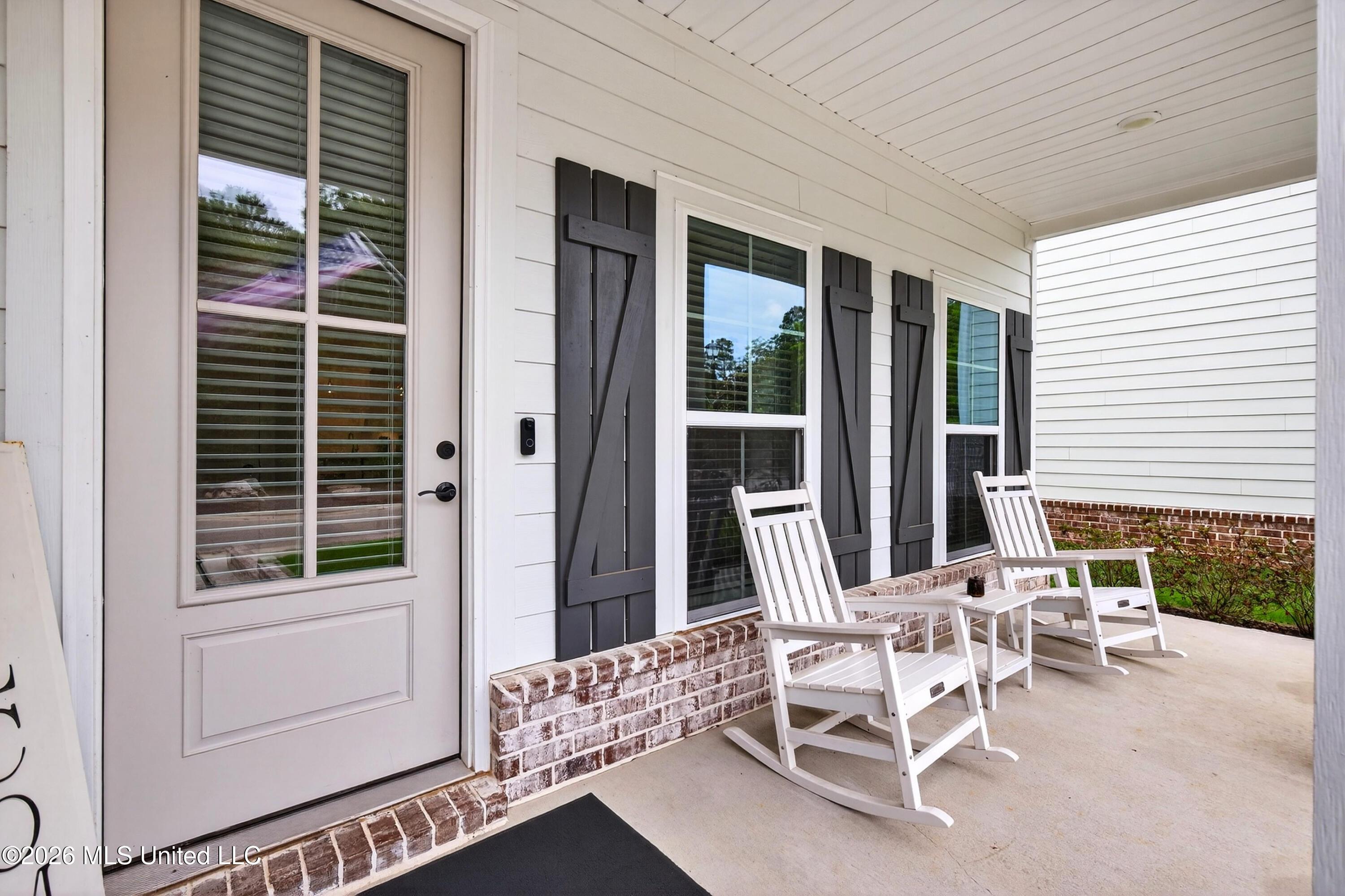 Image 4: 129GrandeViewDr.-5