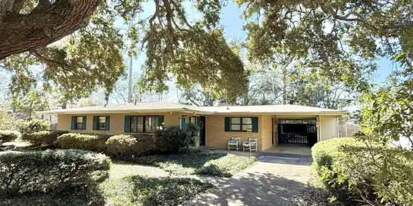 1911 Crescent Drive