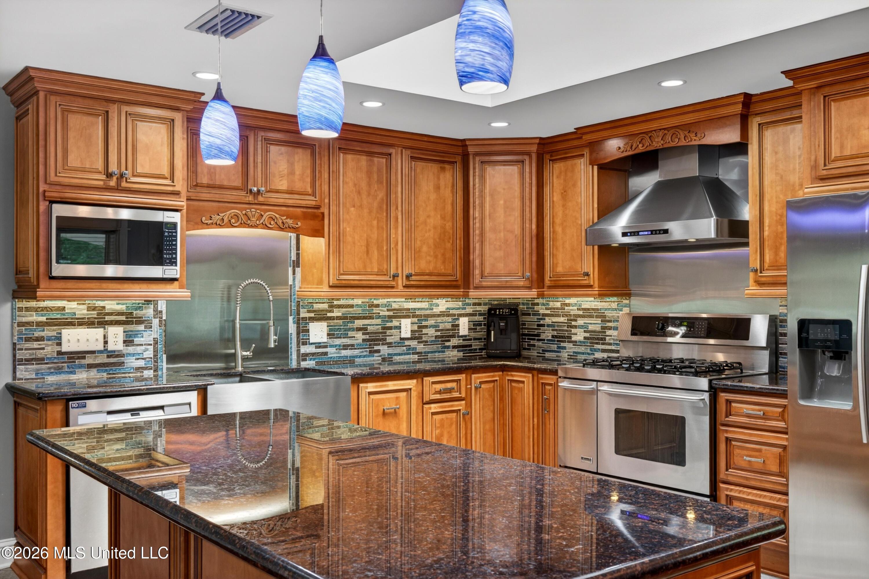 Image 4: 501ForestHillDr.-17
