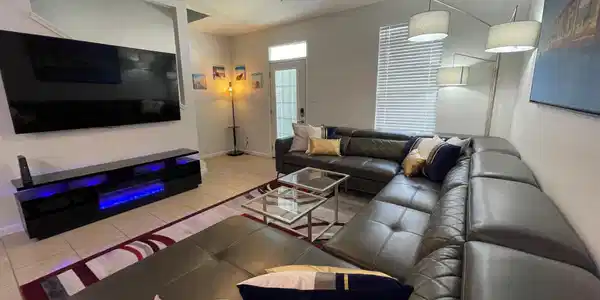 Image 3: thumbnail_Living Room