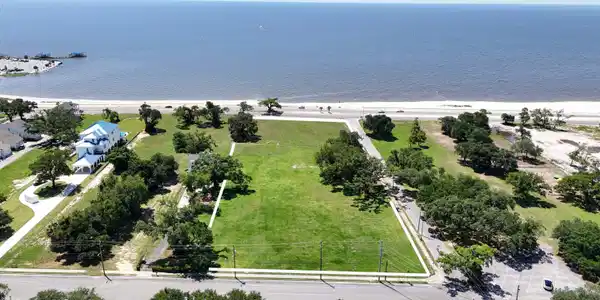 W Beach Boulevard
