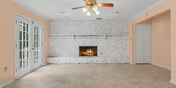 Image 3: Greatroom
