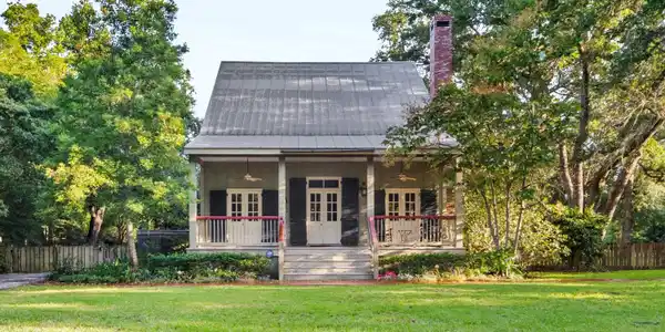 610 Saint Louis Street