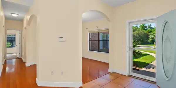 Image 3: Entryway