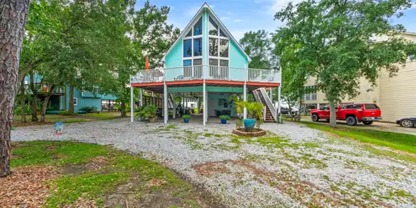 123 Ridgewood Drive