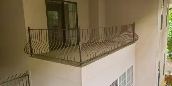 Image 2: Porch/Balcony