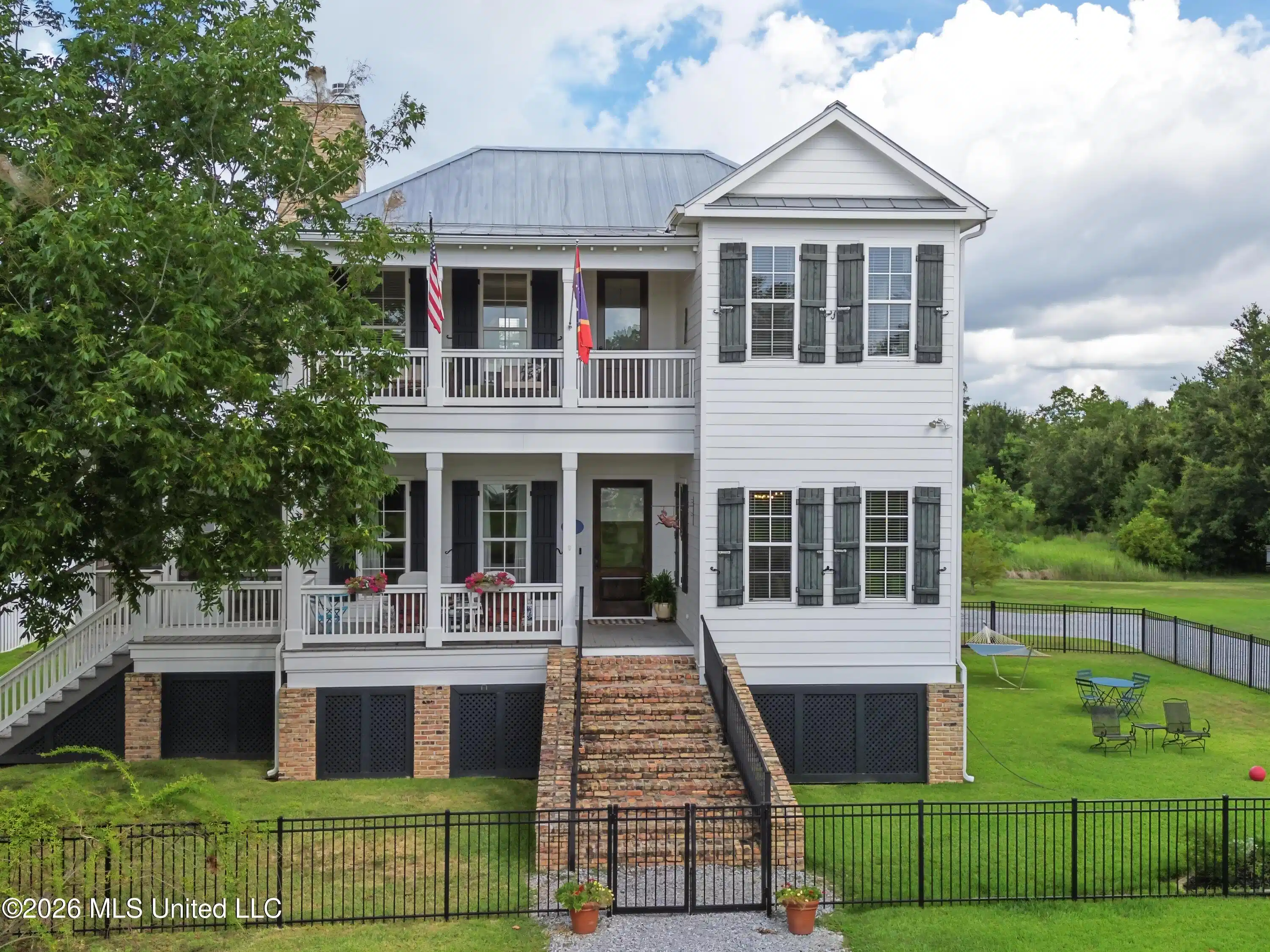 Image 1: Front of Home
