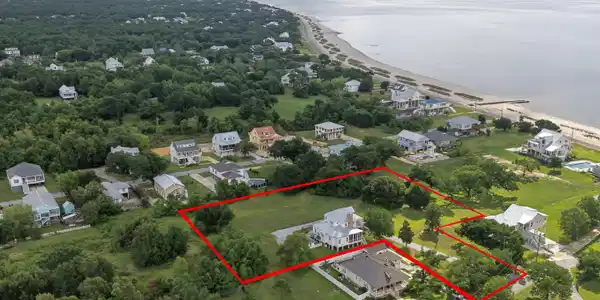 Image 3: 2.35 acres