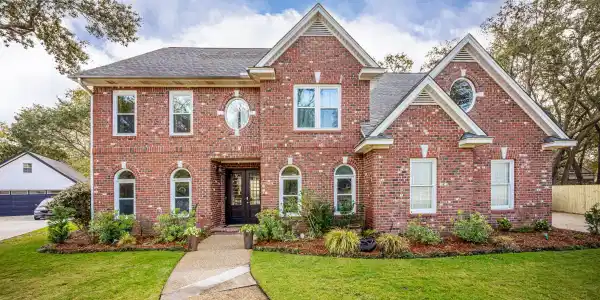 2802 Cambrai Circle