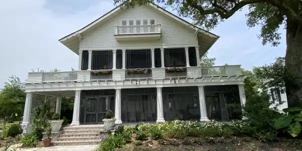 513 Scenic Drive E