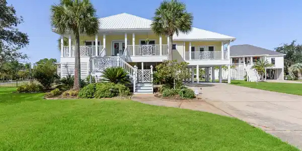 105 Ashwood Drive