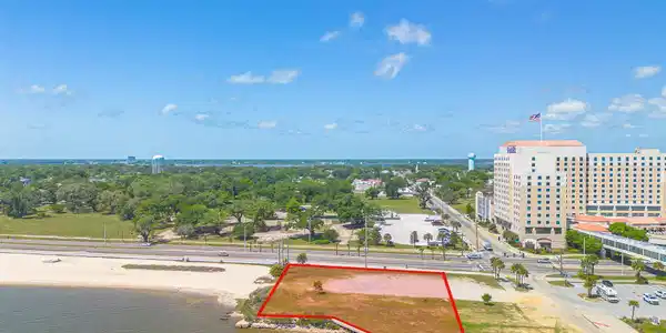 Image 4: Beach Blvd-73z