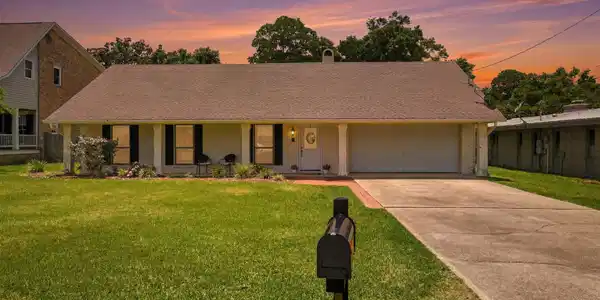 319 Eastview Drive
