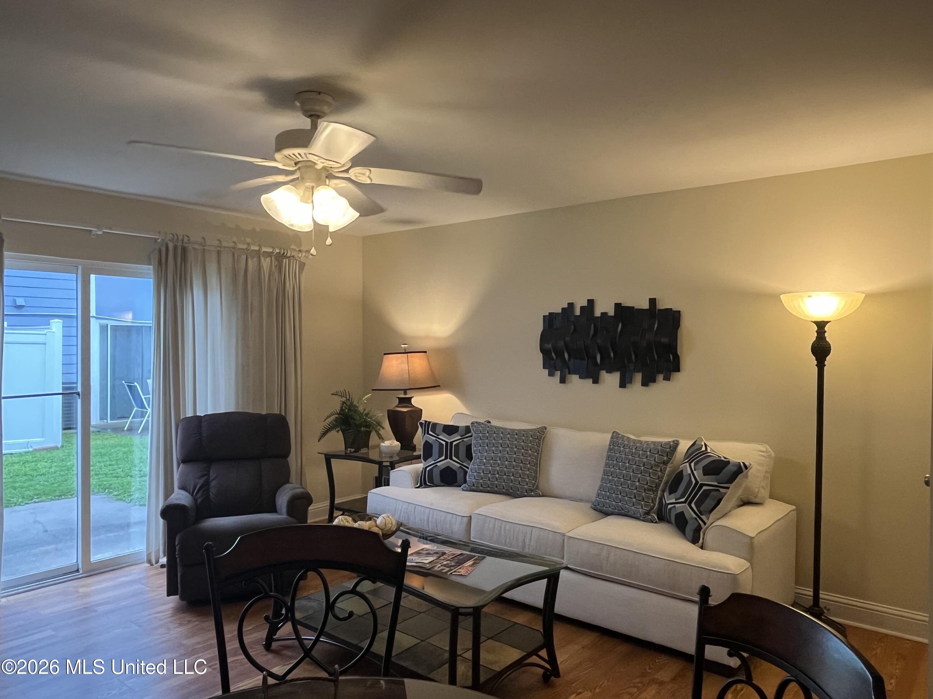 Image 3: OAK SHORES F103 FAMILY ROOM WITH PATIO V