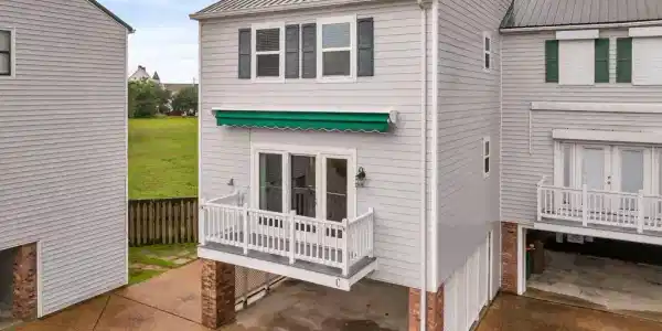 255 E Scenic Drive