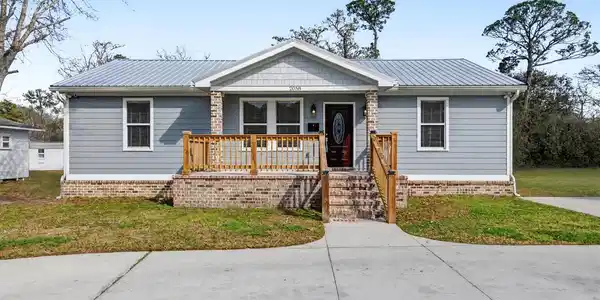2058 Pascagoula Street