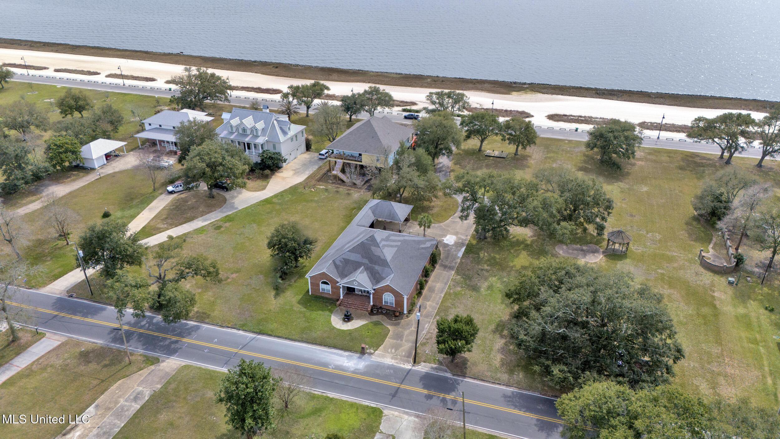 Image 1: 2112 washington ave_campromedia_049