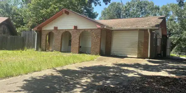 1317 Chalmette Avenue